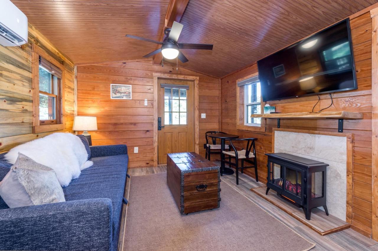 Asheville River Cabins Arden エクステリア 写真