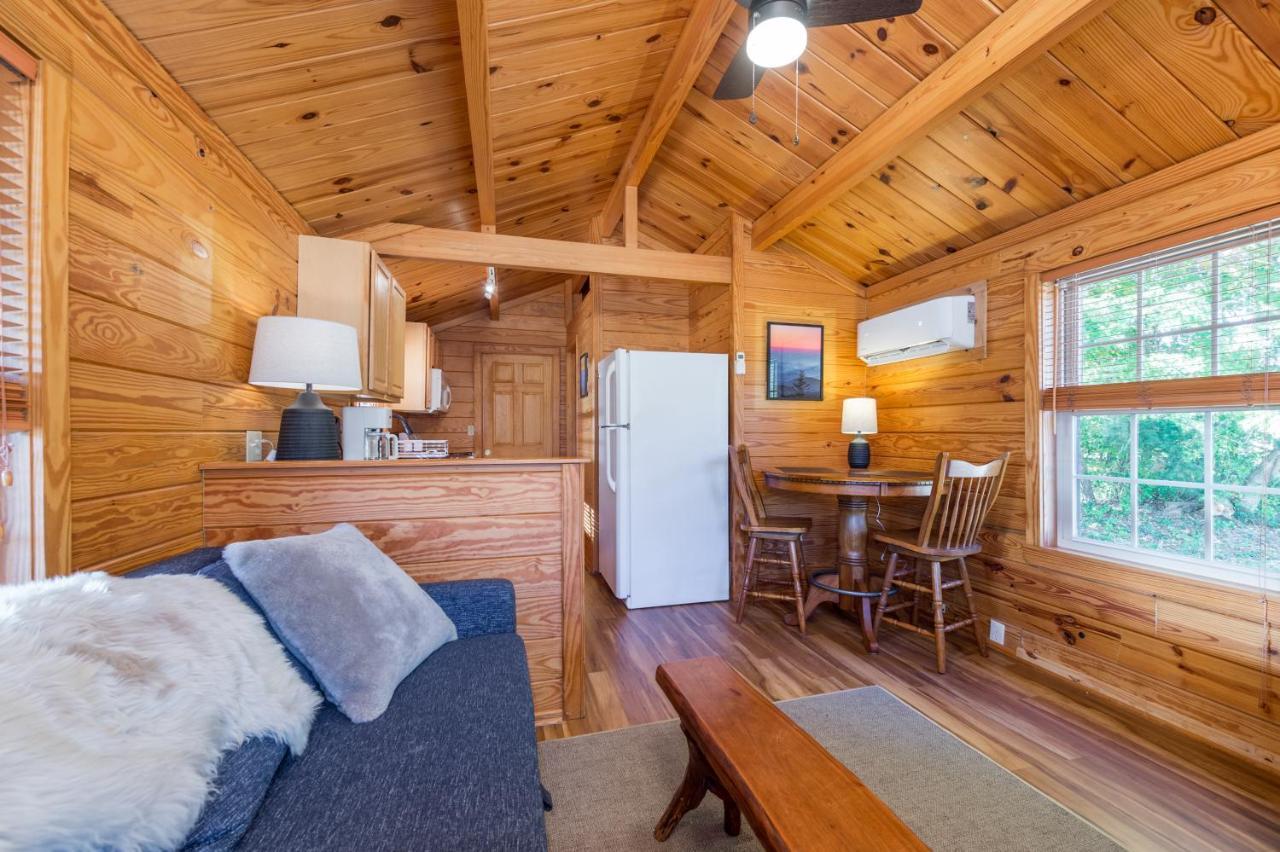 Asheville River Cabins Arden エクステリア 写真