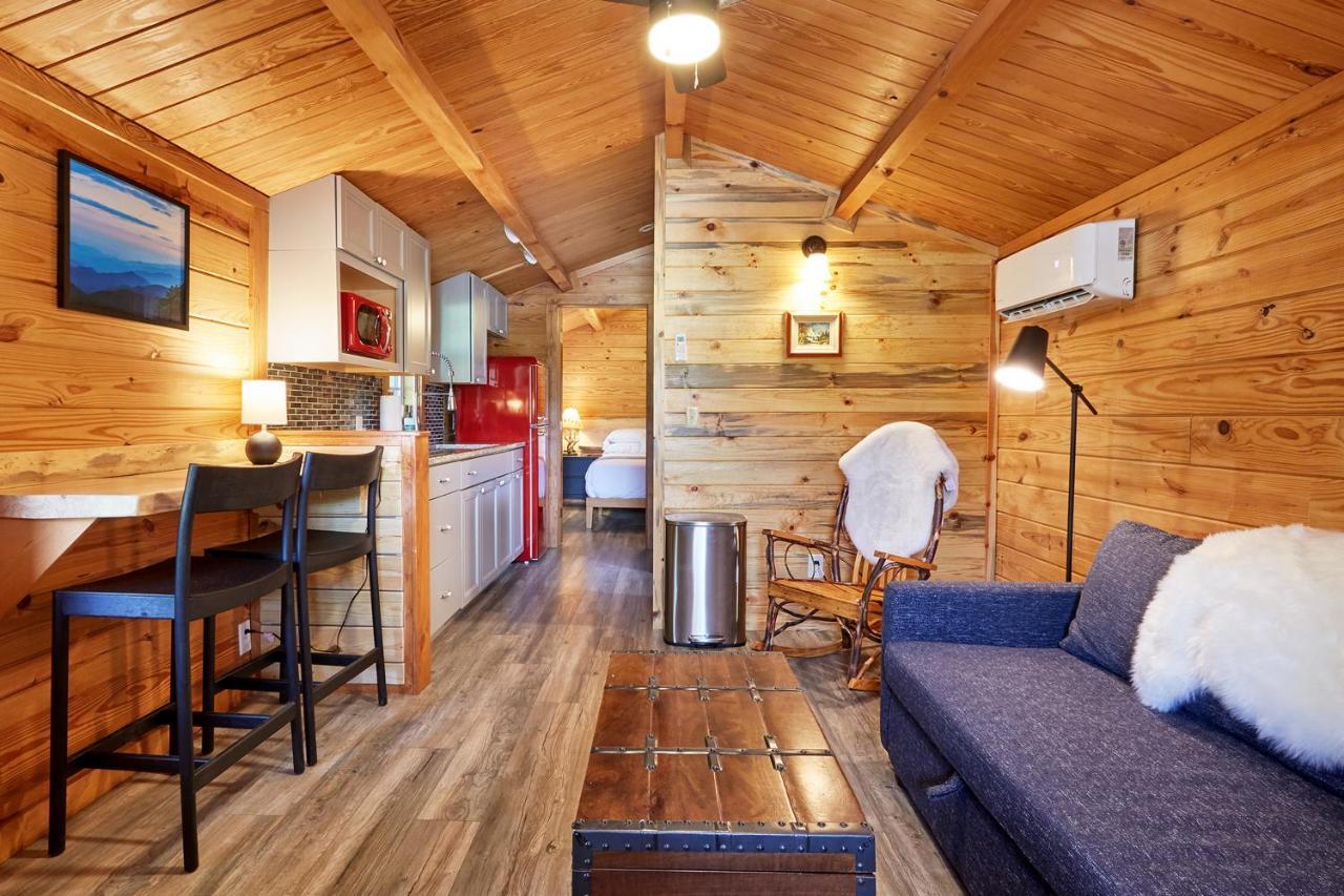 Asheville River Cabins Arden エクステリア 写真