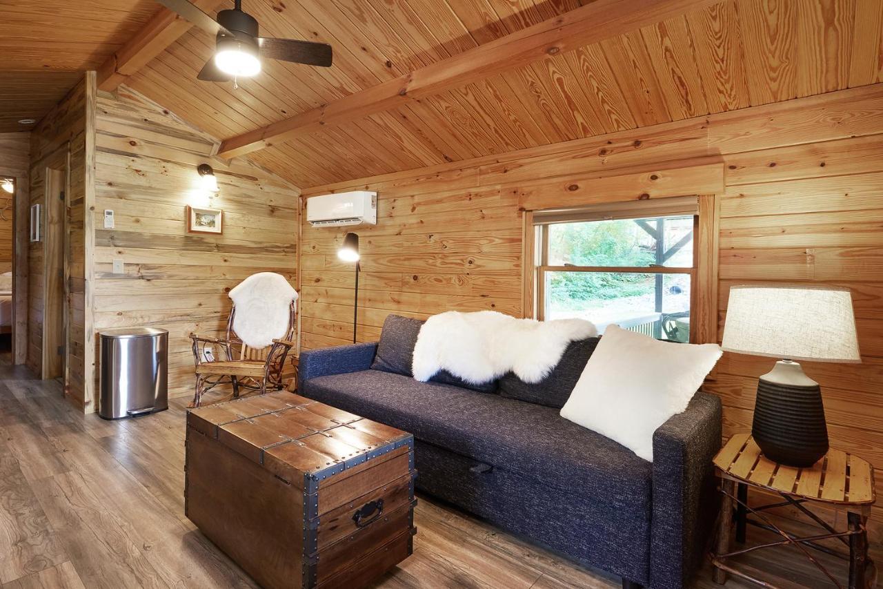 Asheville River Cabins Arden エクステリア 写真