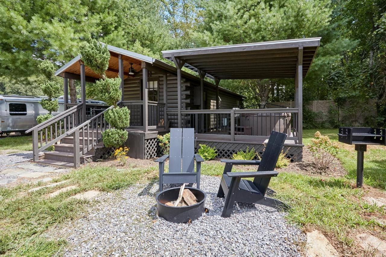 Asheville River Cabins Arden エクステリア 写真