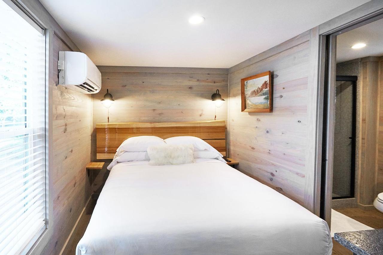 Asheville River Cabins Arden エクステリア 写真
