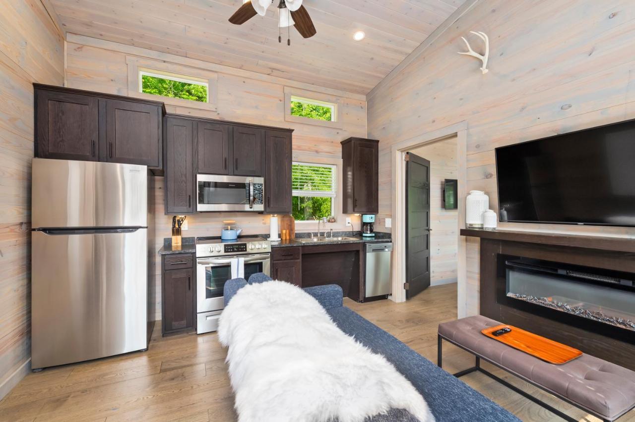 Asheville River Cabins Arden エクステリア 写真