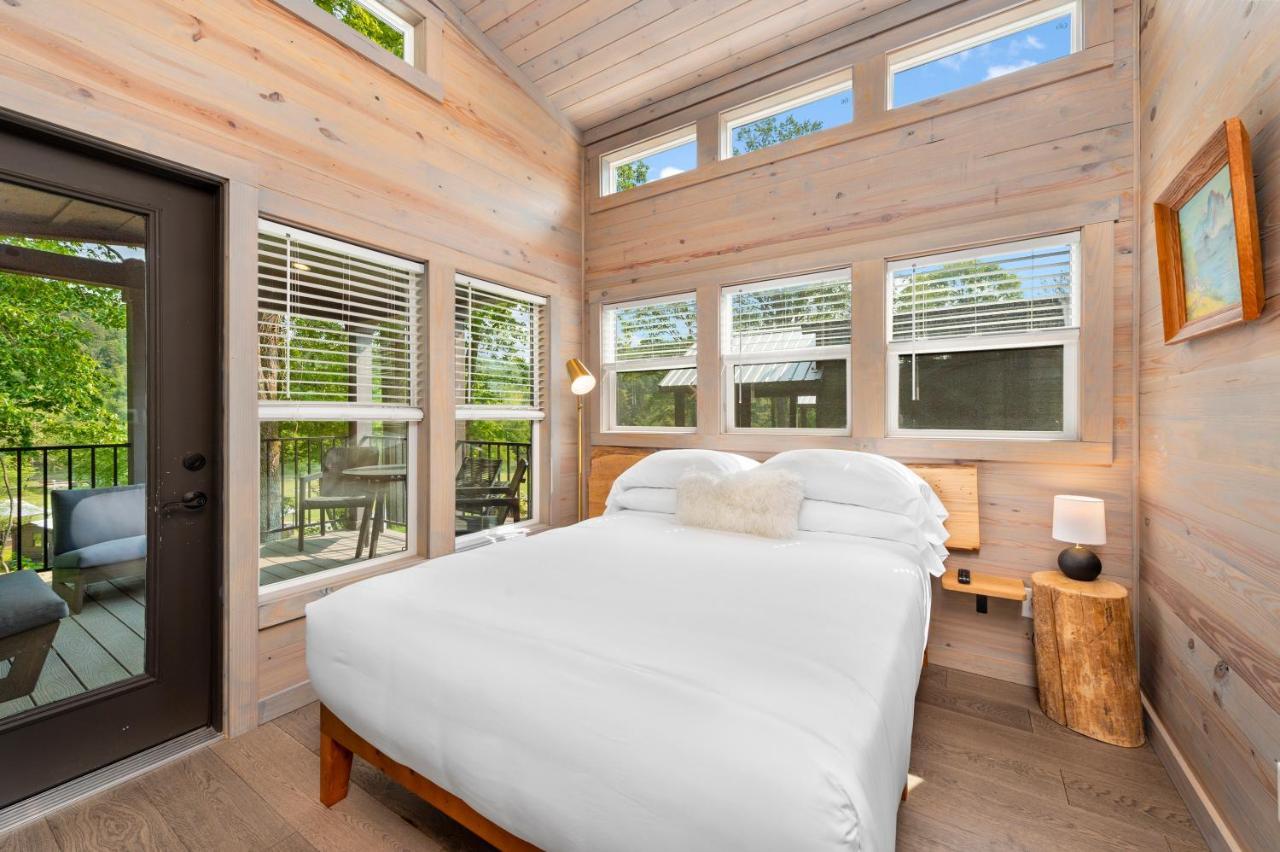 Asheville River Cabins Arden エクステリア 写真