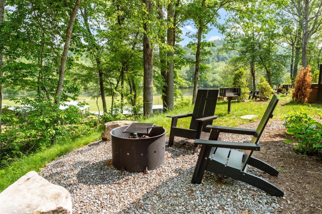 Asheville River Cabins Arden エクステリア 写真